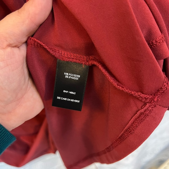 MAROON RED TOP TIE STRAP ROUCHED CLEVAGE OFF COLD SHOULDER TORRID 3 3X EUC PLUS - Picture 5 of 9